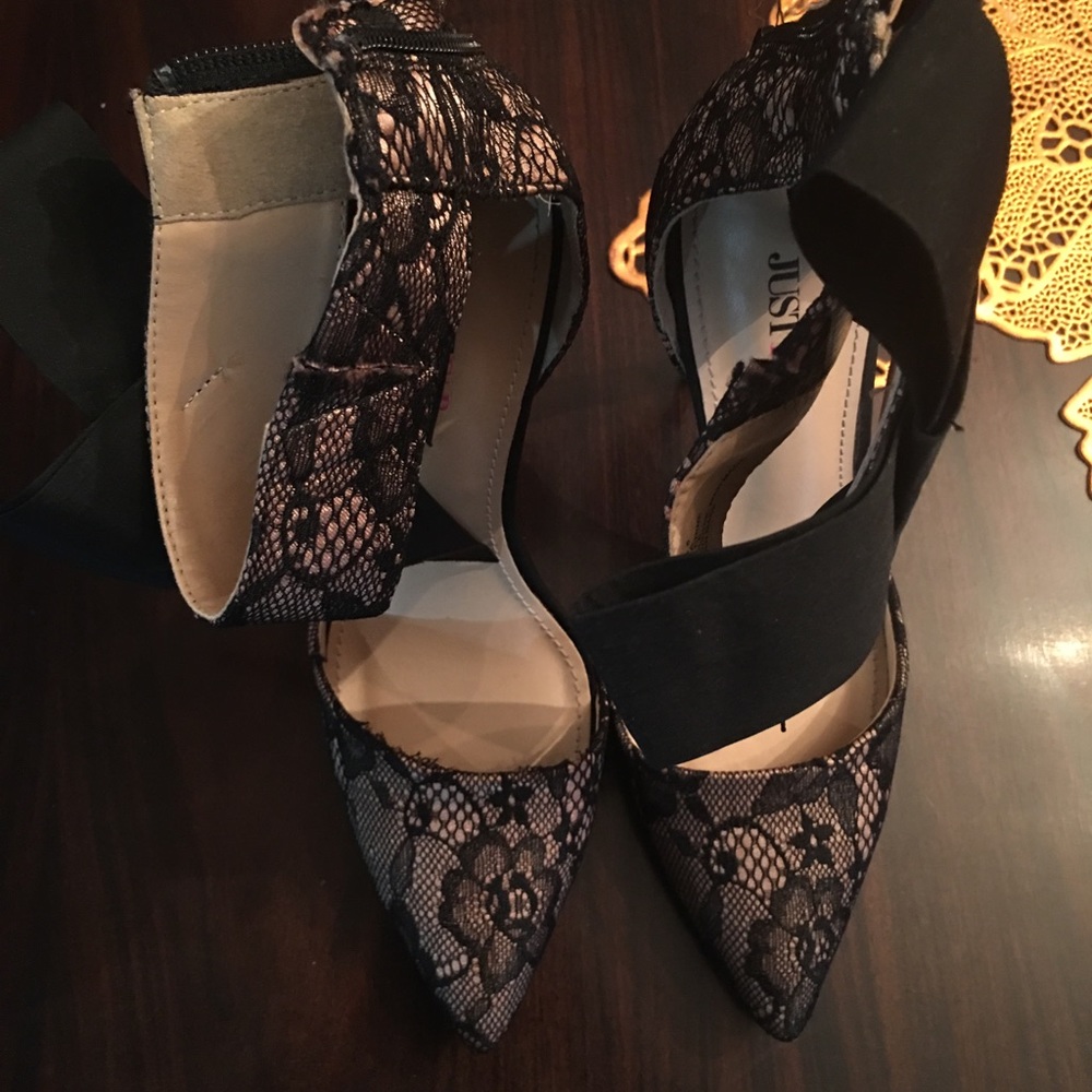 Black and Tan classy pumps with bow